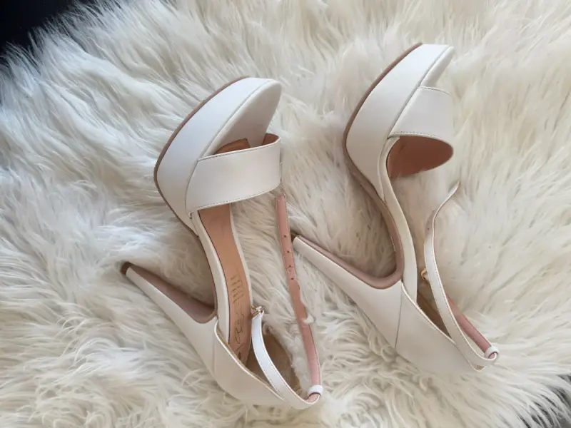 Tacones altos blancos elegantes - 4
