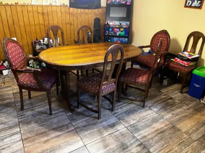 Juego de comedor de madera con 8 sillas - miniatura 1