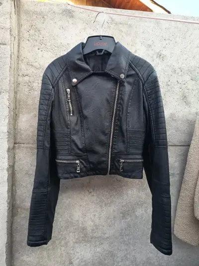 Chaqueta de cuero negra estilo biker - miniatura 1