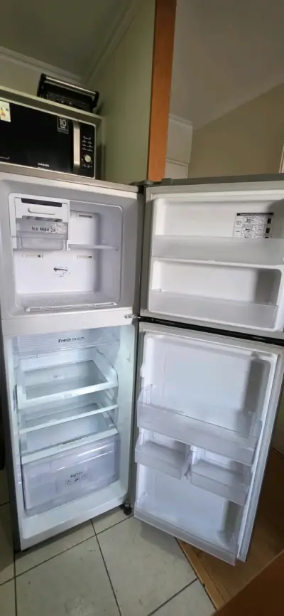 Refrigerador Samsung No Frost 236L - miniatura 2