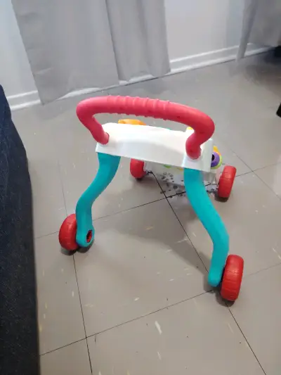 Andador infantil con actividades musicales - miniatura 2