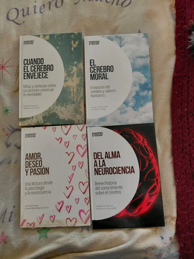 Colección de libros sobre neurociencia y psicología