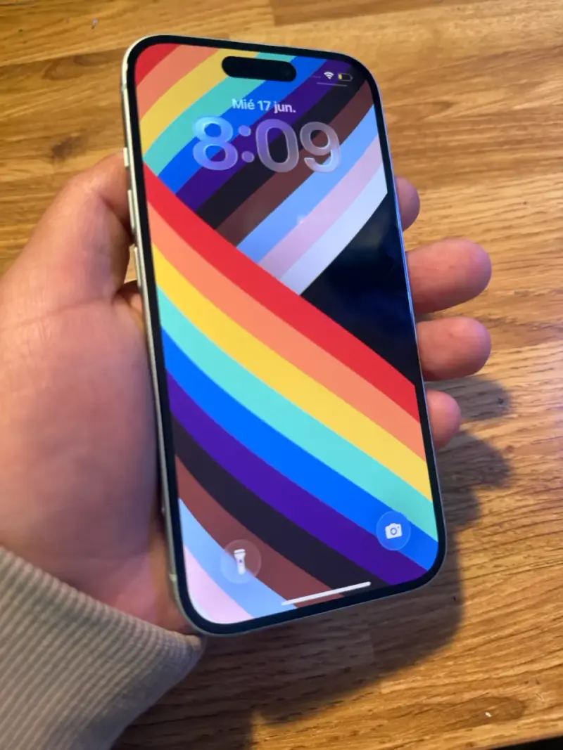 iPhone 15 - 1