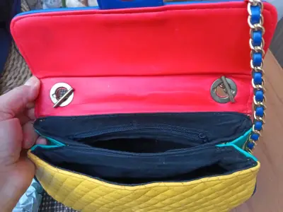 Cartera multicolor rojo  amarillo verde y azul - miniatura 4