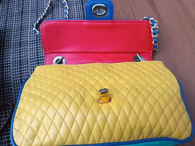Cartera multicolor rojo amarillo verde y azul - 5