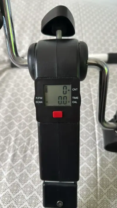 Pedalera de ejercicio con pantalla LCD - miniatura 2