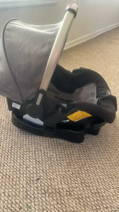Silla de auto Bebesit para bebé - miniatura 3