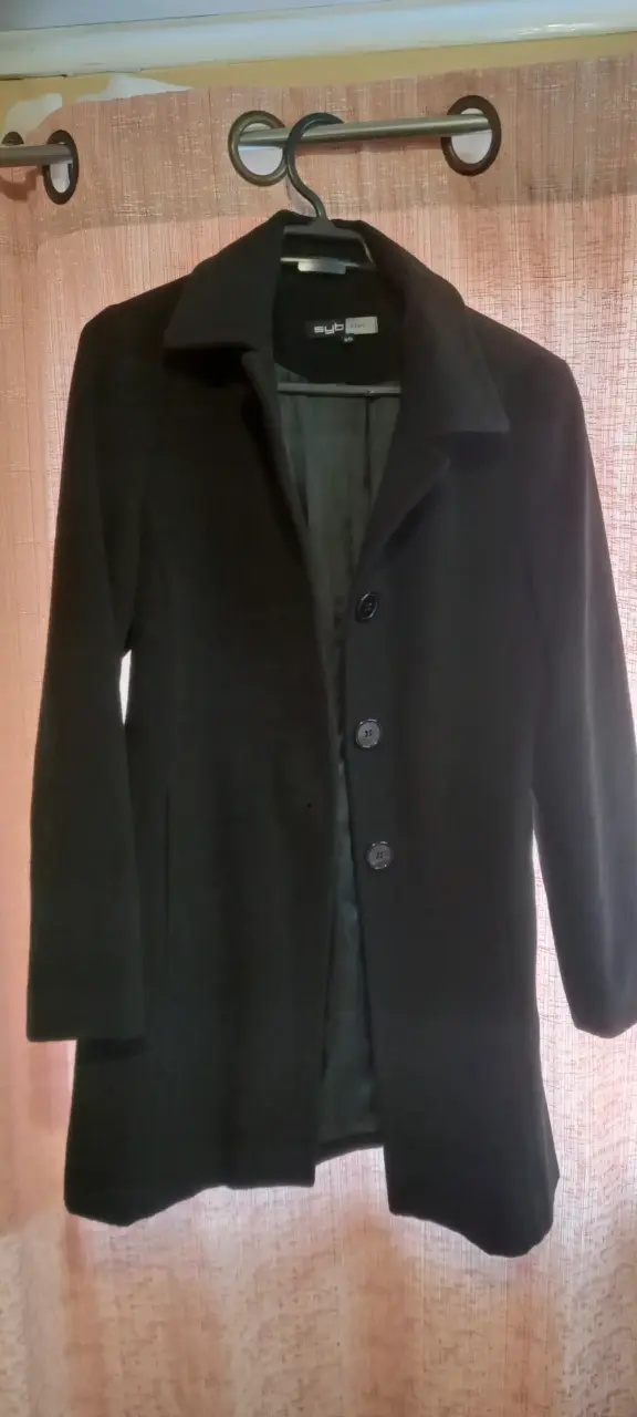 Abrigo negro de mujer SYB Basic - 1