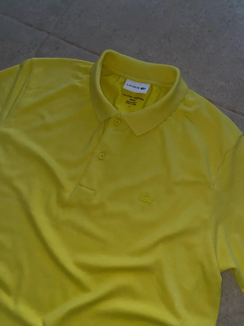 Polera polo Lacoste amarilla para hombre - 3