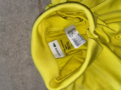 Polera polo Lacoste amarilla para hombre - miniatura 4