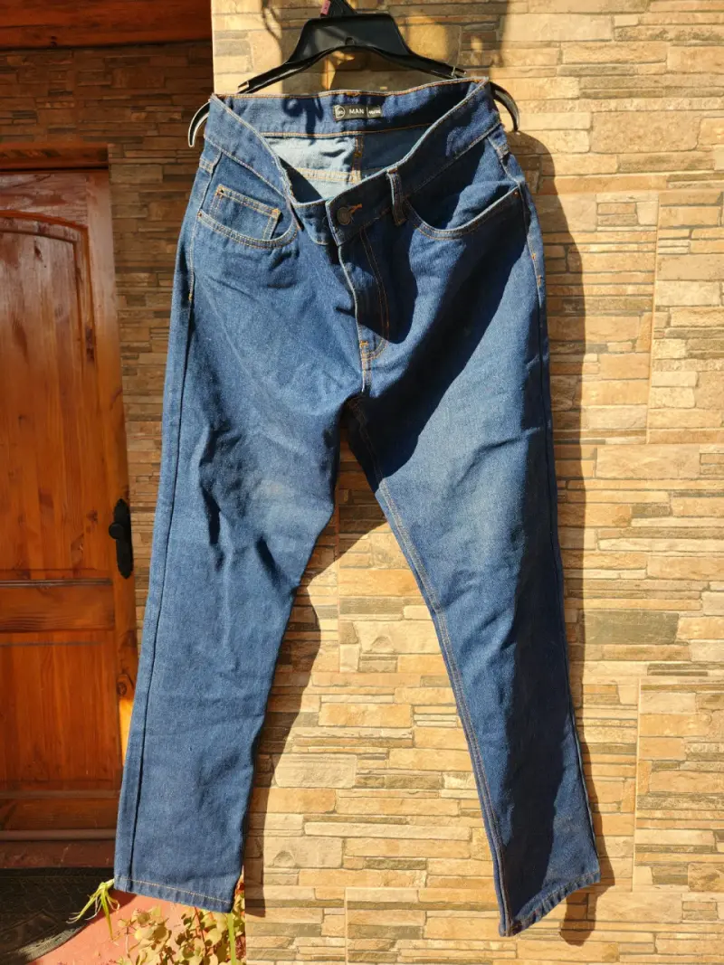 Jeans azul oscuro para hombre talla L