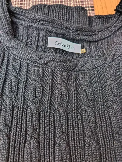 Vestido negro Calvin Klein de punto - miniatura 4