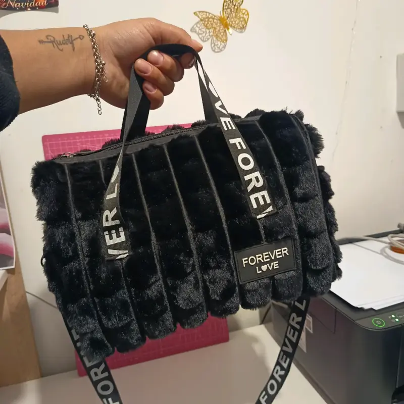 Bolso de peluche negro Forever Love - 2