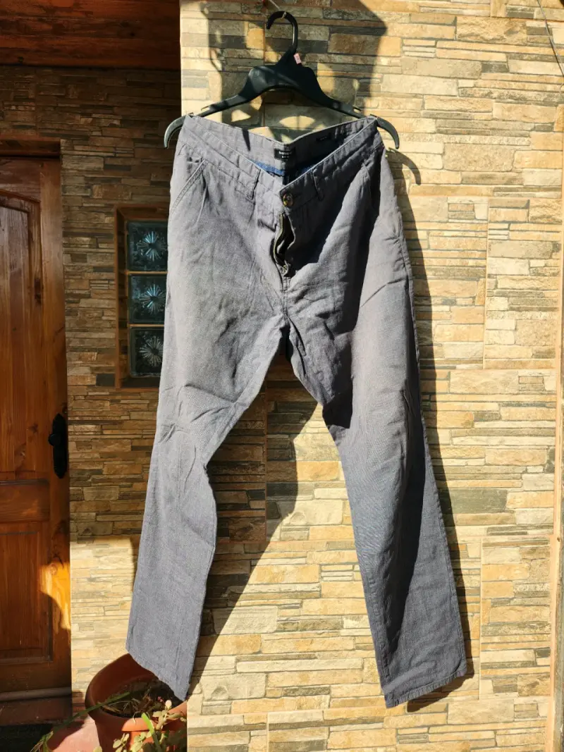 Pantalones grises de hombre en buen estado - 1