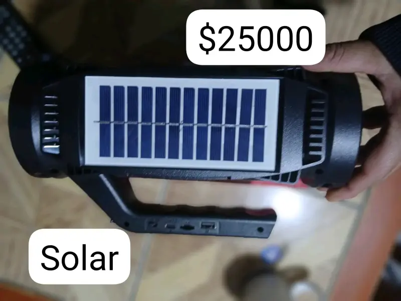 Altavoz portátil solar con micrófono integrado - 2