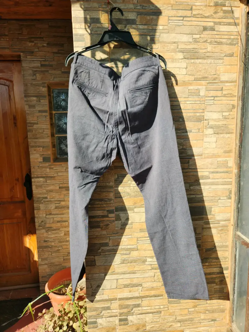 Pantalones grises de hombre en buen estado - 2