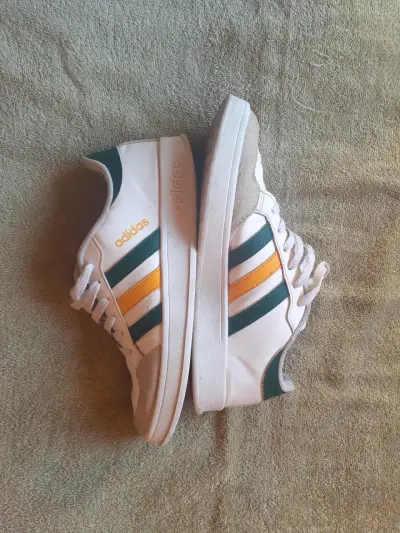 Zapatillas deportivas blancas con rayas Adidas - miniatura 4