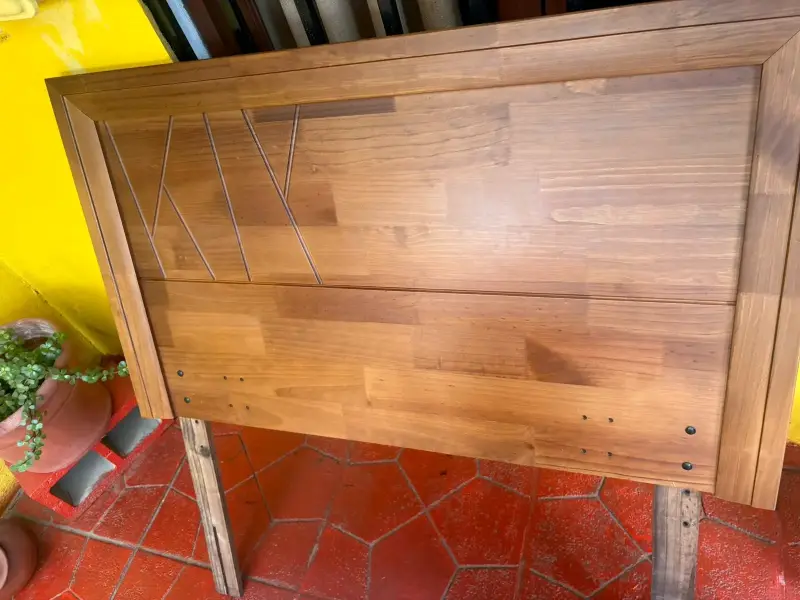 Cabecera de cama de madera maciza - 1
