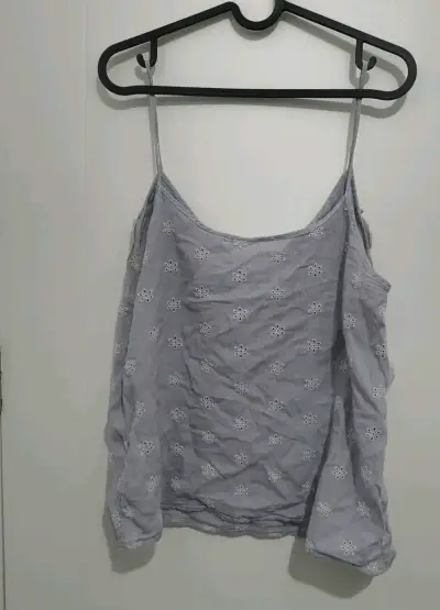 Blusa de tirantes a rayas con bordado floral - miniatura 3