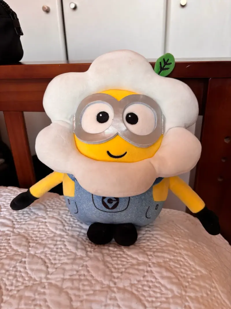 Peluche Minion disfrazado de flor - 1