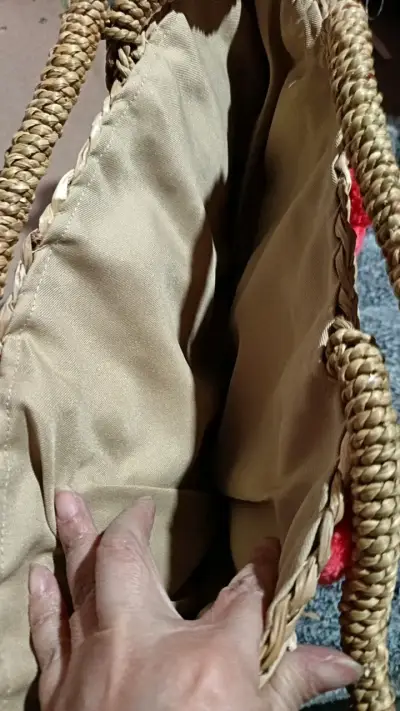 Bolso de paja con pompones coloridos - miniatura 3