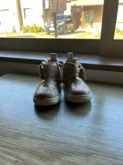 Botines dorados para niña de 1/2 años - miniatura 1