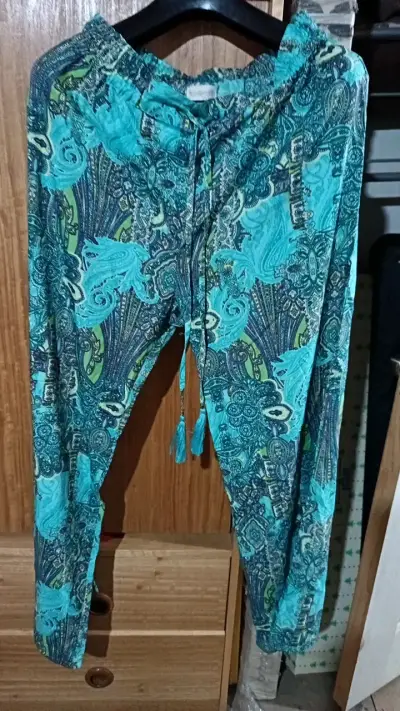 Pantalones holgados estampados azul y verde - miniatura 1