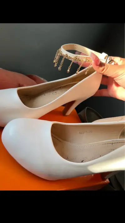 Zapatos de tacón Heriel blancos con cadena - miniatura 5