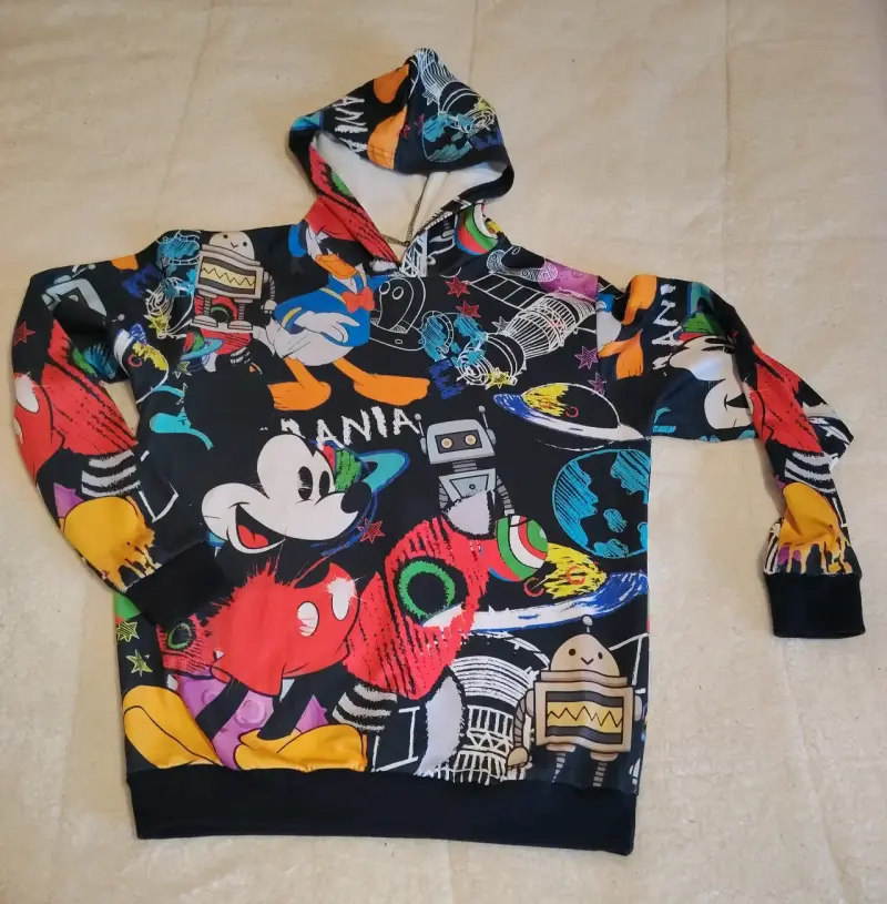 Polerón con capucha estampado de personajes - 2