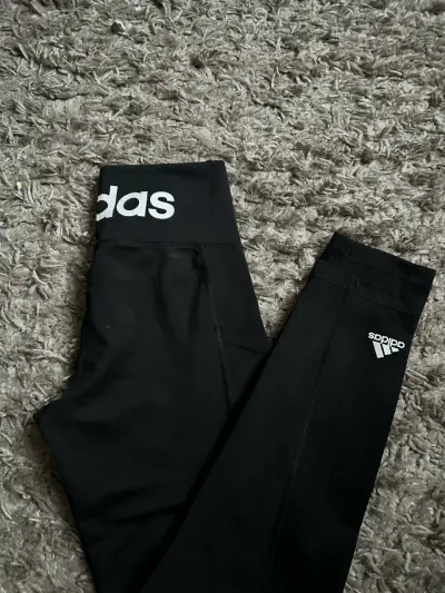 Leggings deportivos negros Adidas para mujer - miniatura 1