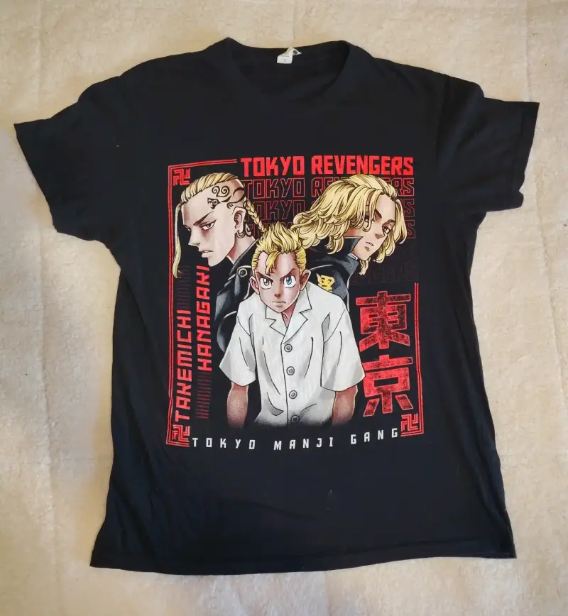 Polera Tokyo Revengers negra con diseño - 2