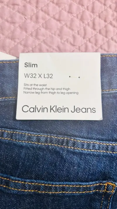 Jeans Calvin Klein azul oscuro nuevos - miniatura 3