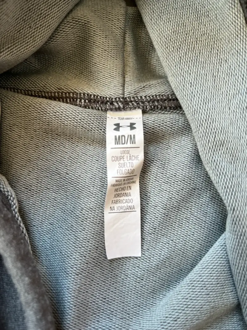 Polerón Under Armour gris con cuello - 3