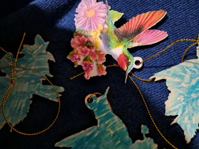 Guirnalda decorativa de colibríes y flores - miniatura 5