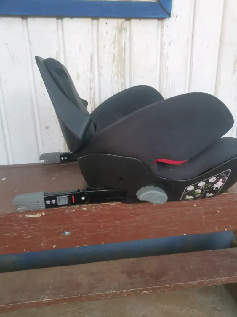 Asiento elevador para auto Infanti negro - 3