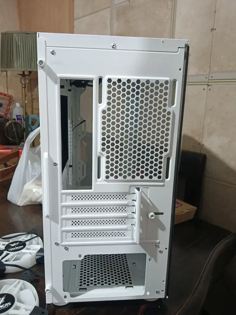 Gabinete de PC blanco con panel de vidrio - 4