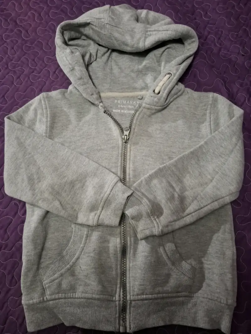 Polerón gris Primark para niños 4-5 años - 2