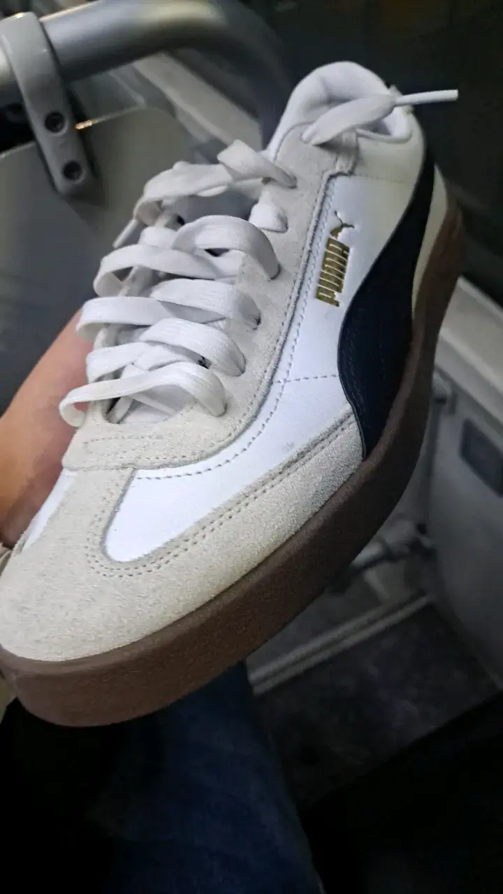 Zapatillas Puma clásicas blancas y negras - 2