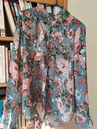 Blusa floral de gasa con lazo - miniatura 1