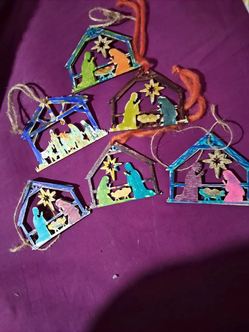 Adornos navideños de madera pintados a mano - 2