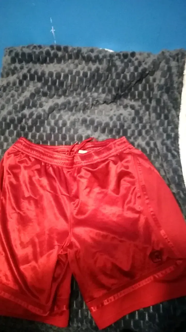 Shorts deportivos rojos para hombre - 1
