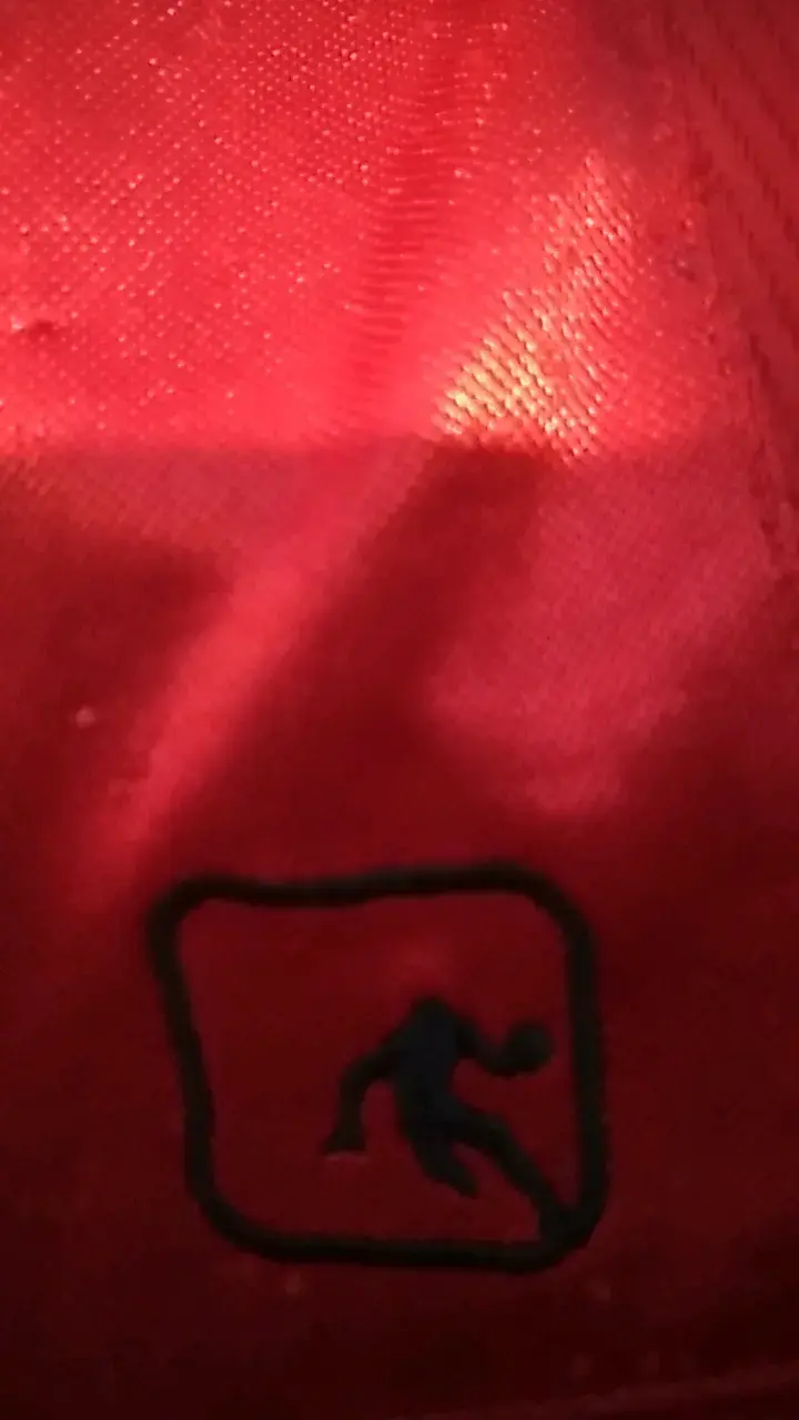 Shorts deportivos rojos para hombre - 2