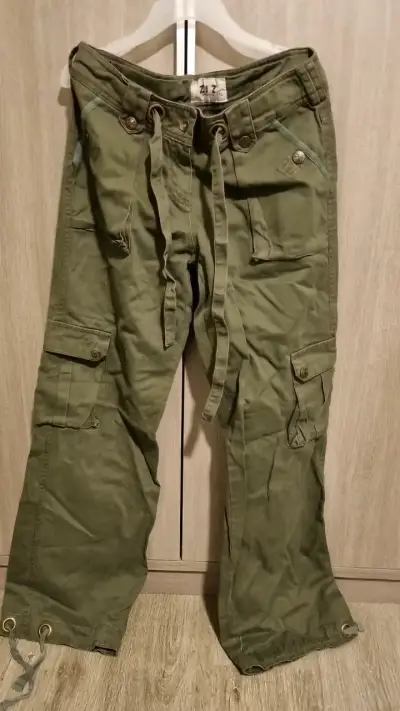 Pantalones cargo verde militar de algodón - miniatura 1