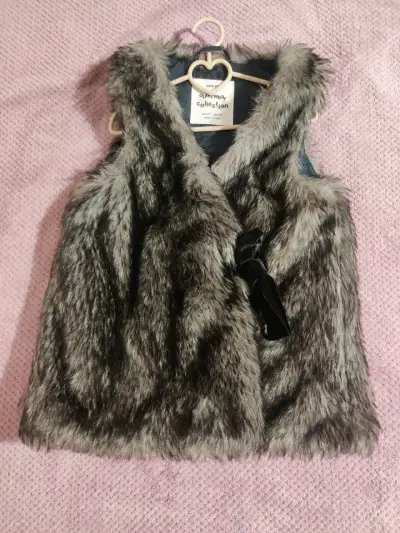 Chaleco de piel sintética Zara para niña - miniatura 1