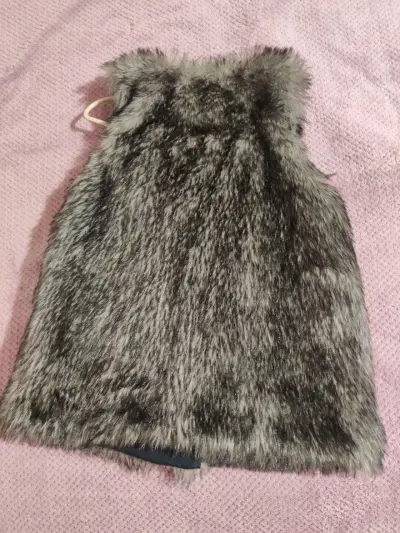 Chaleco de piel sintética Zara para niña - miniatura 3