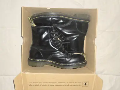 Botas negras Dr. Martens 1460 talla 42 - miniatura 4