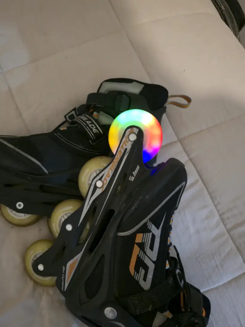 Patines en línea con ruedas LED - 1