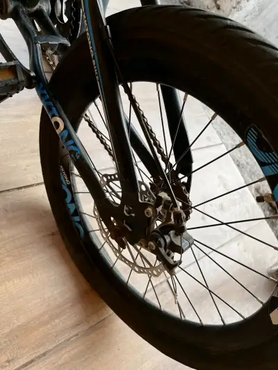 Bicicleta Yxtong con frenos de disco - miniatura 1