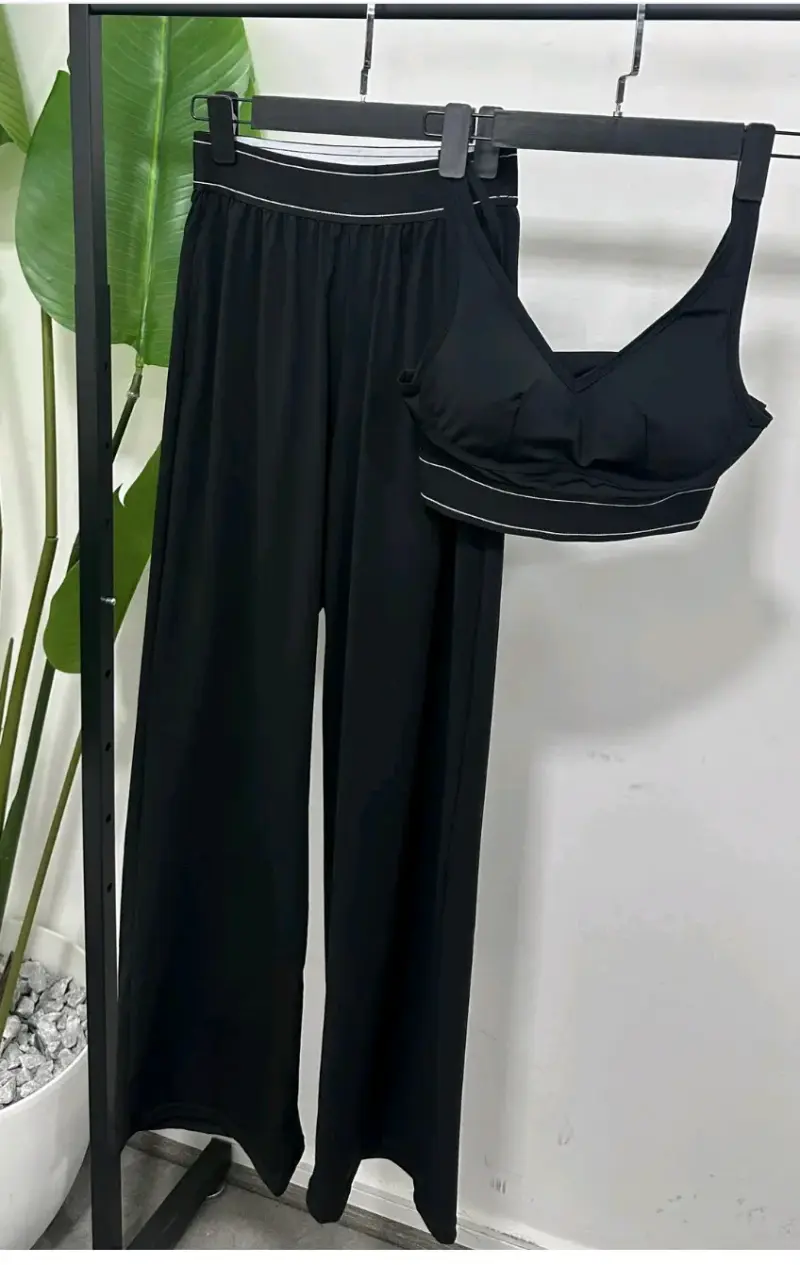 Conjunto deportivo negro estilo Alo - 2