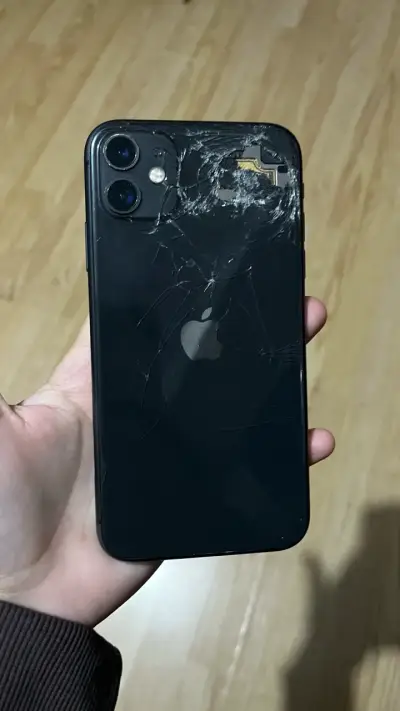 iPhone 11  para repuestos placa mala - miniatura 1